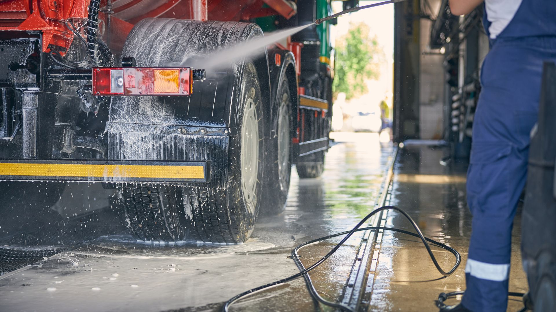 Semi truck washing Las Vegas